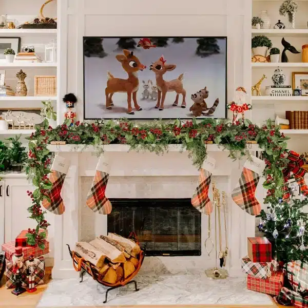 Christmas Garland with Red Berry Artificial Flowers Plant Door Table Christmas Decor Hanging Rattan For Stairs Railing Fireplace